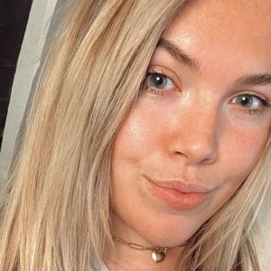 Meet your Posher, Caroline